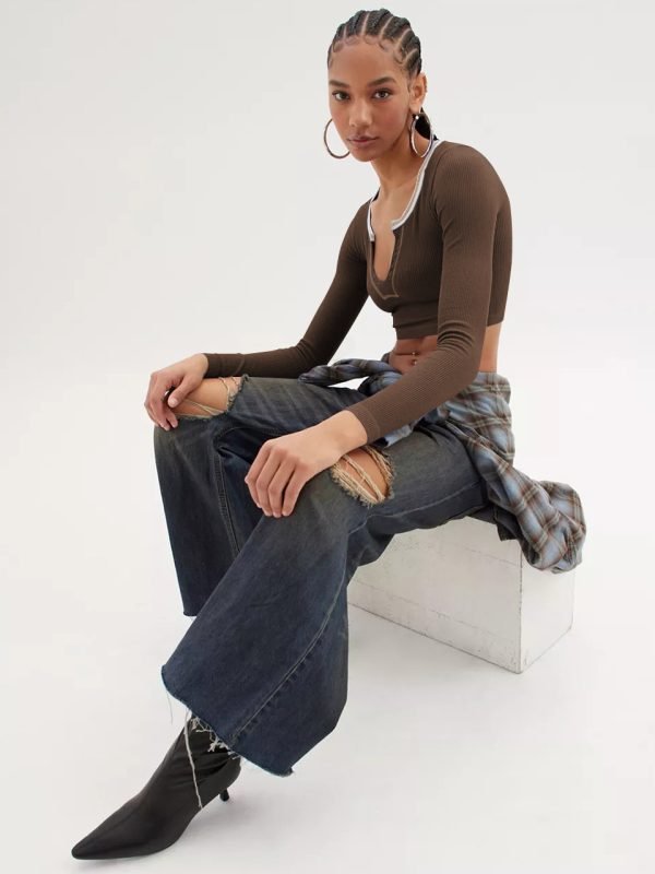 Knit ribbed blouse Spice is super short